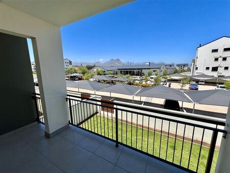 3 Bedroom Apartment in Somerset West Central