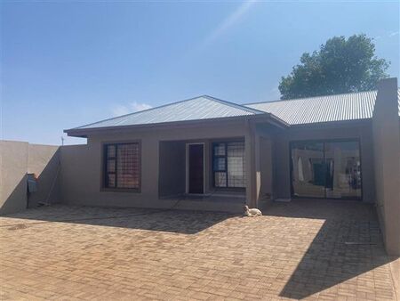 3 Bedroom Townhouse in Kuruman