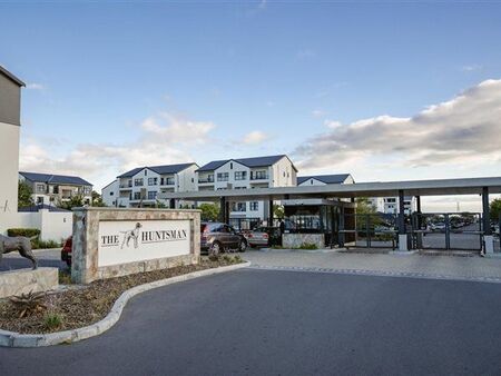 3 Bedroom Apartment in Somerset West Central