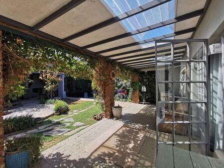 1 Bedroom bachelor flat to rent in Randpark Ridge, Randburg