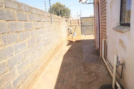 2 Bedroom House in Protea Glen
