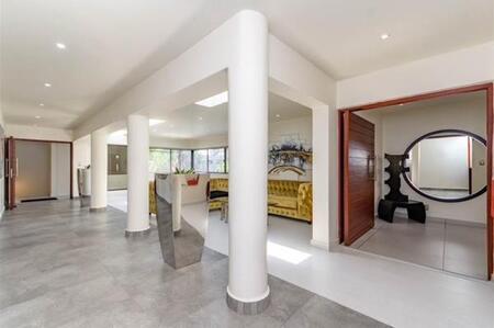 5 Bedroom Apartment in Morningside