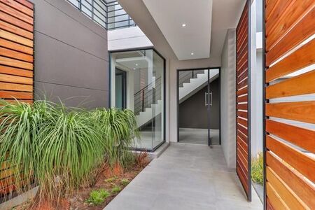 4 Bedroom Townhouse in Sandown