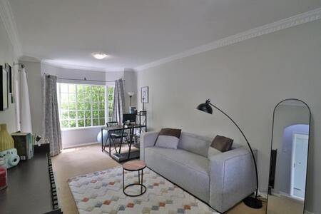 1 Bedroom Apartment in Illovo
