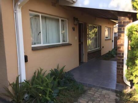 3 Bedroom House in Kensington B