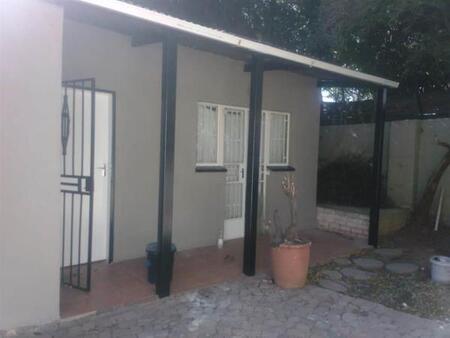 Studio Apartment in Westdene