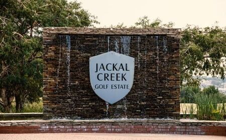 2 Bedroom Apartment in Jackal Creek Golf Estate