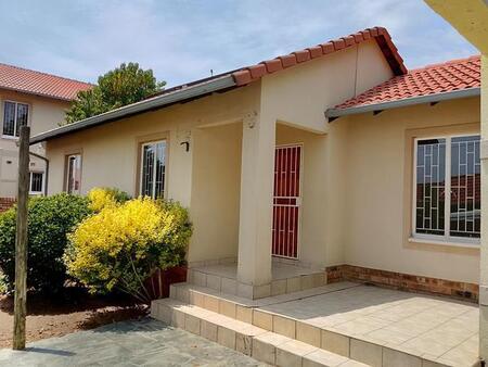 3 Bedroom House in Kya Sands