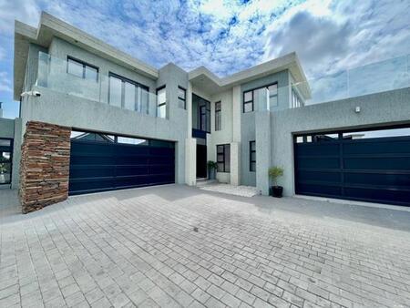5 Bedroom House in Glen Marais