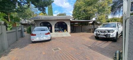 4 Bedroom House in Glen Marais