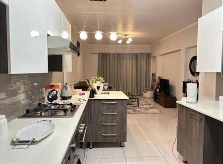 3 Bedroom Apartment in Glen Marais