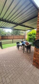 2 Bedroom Duplex in Hennopspark