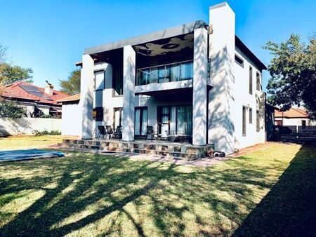 4 Bedroom House in Valleyview Estate