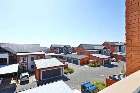 2 Bedroom Apartment in Louwlardia