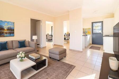 2 Bedroom Apartment in Parklands North