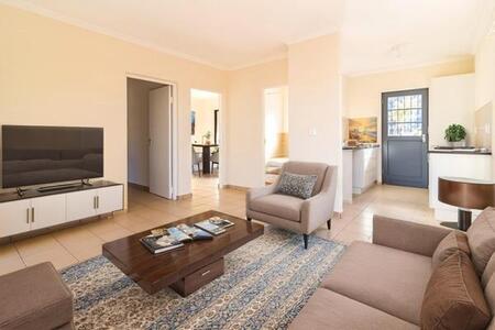 2 Bedroom Apartment in Parklands North
