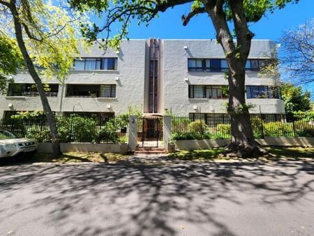 2 Bedroom Apartment in Kenilworth Upper