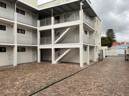 1 Bedroom Apartment in Wynberg