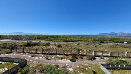 3 Bedroom Apartment in Muizenberg