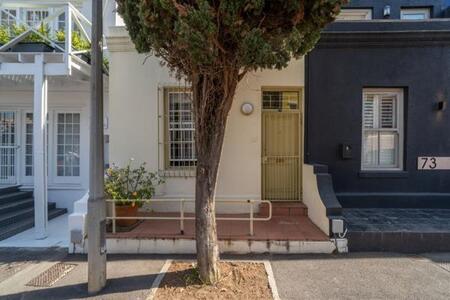1 Bedroom House in De Waterkant