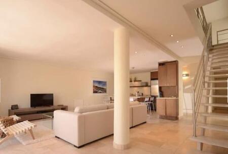 2 Bedroom Townhouse in Camps Bay
