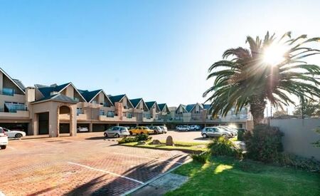 2 Bedroom Apartment in Gordons Bay Central