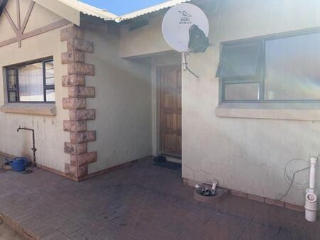 3 Bedroom House in Postmasburg