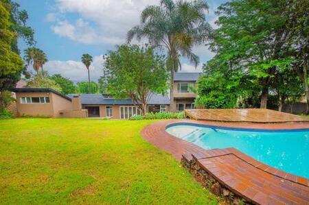 4 Bedroom House in Weltevreden Park