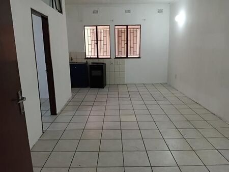 1 Bedroom Apartment in Roodepoort Central