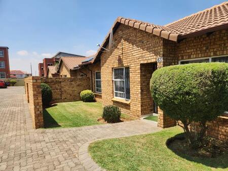 3 Bedroom Townhouse in Witpoortjie