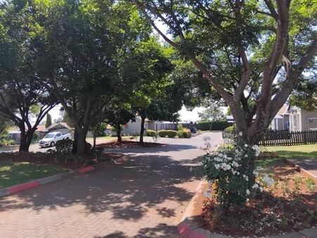 2 Bedroom Apartment in Weltevreden Park
