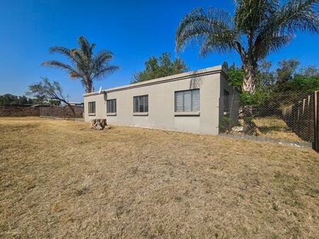 2 Bedroom House in Kameeldrift East