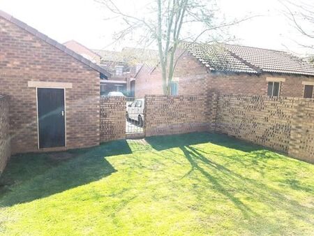 2 Bedroom Apartment in Mooikloof Ridge