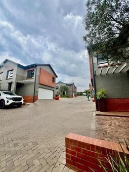 3 Bedroom Townhouse in The Hills