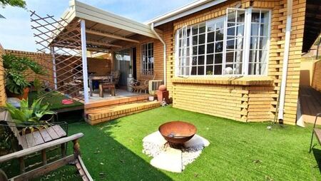 2 Bedroom Townhouse in Equestria