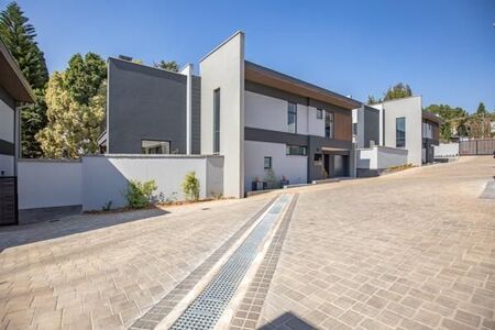3 Bedroom House in Waterkloof Heights