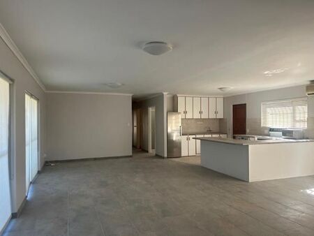 3 Bedroom House in Middedorp