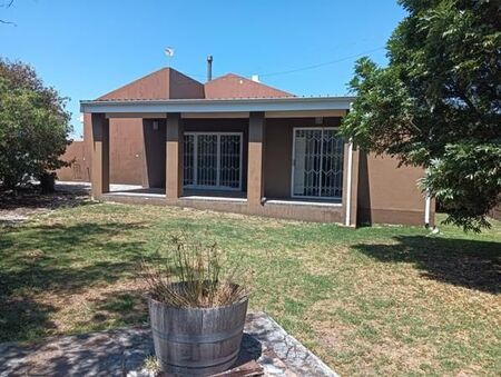 4 Bedroom House in Sandbaai