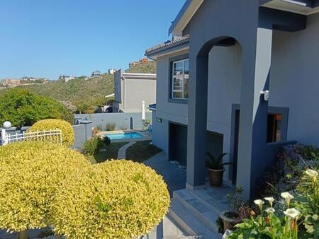 3 Bedroom House in Cola Beach