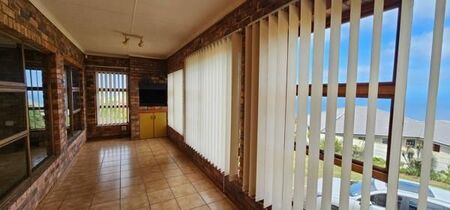 3 Bedroom House in Dana Bay