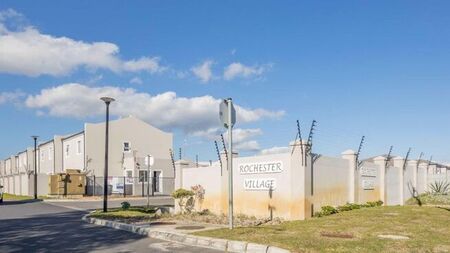 2 Bedroom flat to rent in Heathfield, Cape Town