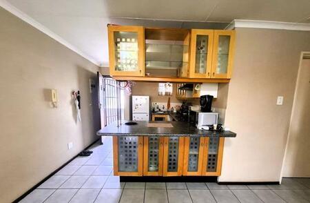 2 Bedroom Apartment in Groenkloof