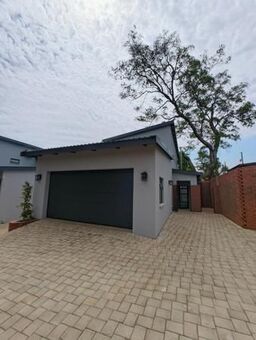 4 Bedroom House in Ashlea Gardens