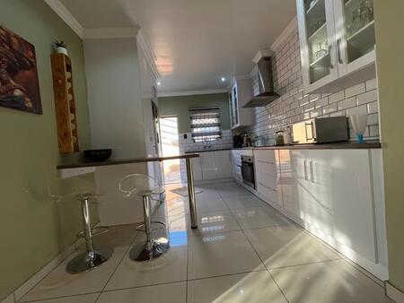 3 Bedroom House in Meadowlands