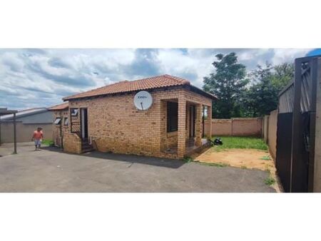 2 Bedroom House in Eldorado Park