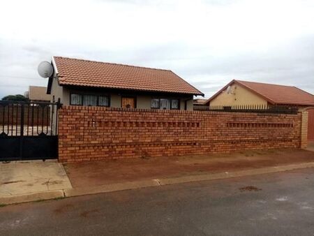 2 Bedroom House in Dobsonville