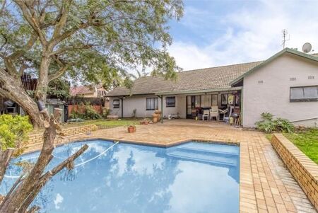 5 Bedroom House in Gallo Manor