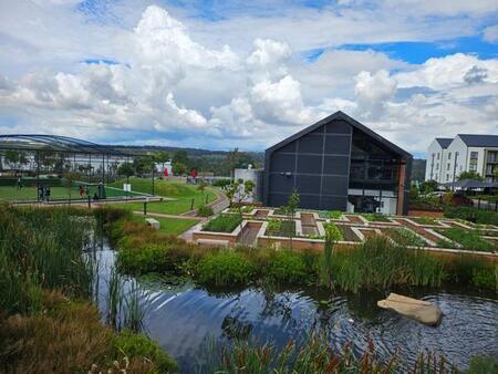 Studio Apartment in Linbro Park