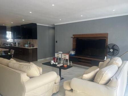 3 Bedroom Apartment in Morningside