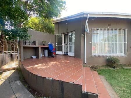 Studio apartment in Sophiatown
